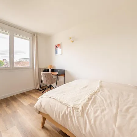 Апартаменты Meuble Spacieux Et Lumineux Centre *