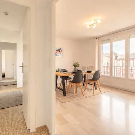 Meuble Spacieux Et Lumineux Centre Апартаменты