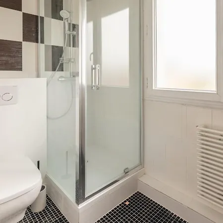Апартаменты Meuble Spacieux Et Lumineux Centre *