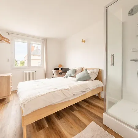 Апартаменты Meuble Spacieux Et Lumineux Centre *