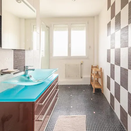 Апартаменты Meuble Spacieux Et Lumineux Centre Эврё