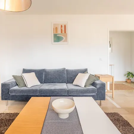 Meuble Spacieux Et Lumineux Centre Апартаменты *