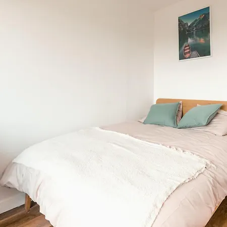 Meuble Spacieux Et Lumineux Centre Апартаменты *