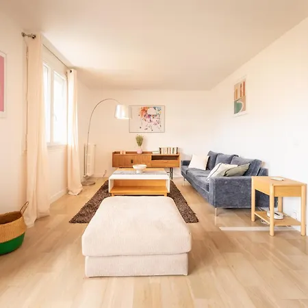 Meuble Spacieux Et Lumineux Centre Апартаменты *