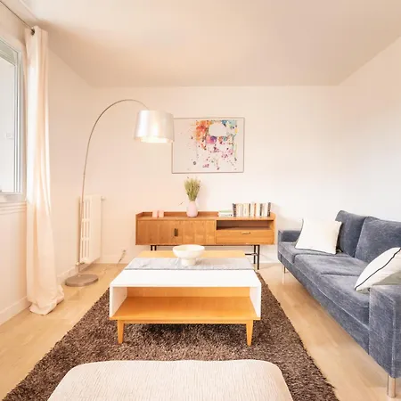 Апартаменты Meuble Spacieux Et Lumineux Centre